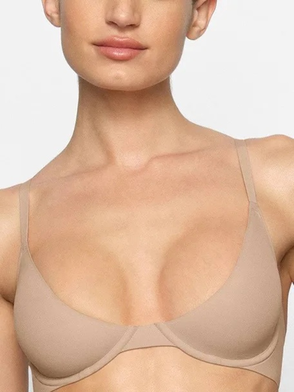 SKIMS Smooth Underwire Bra - Nude